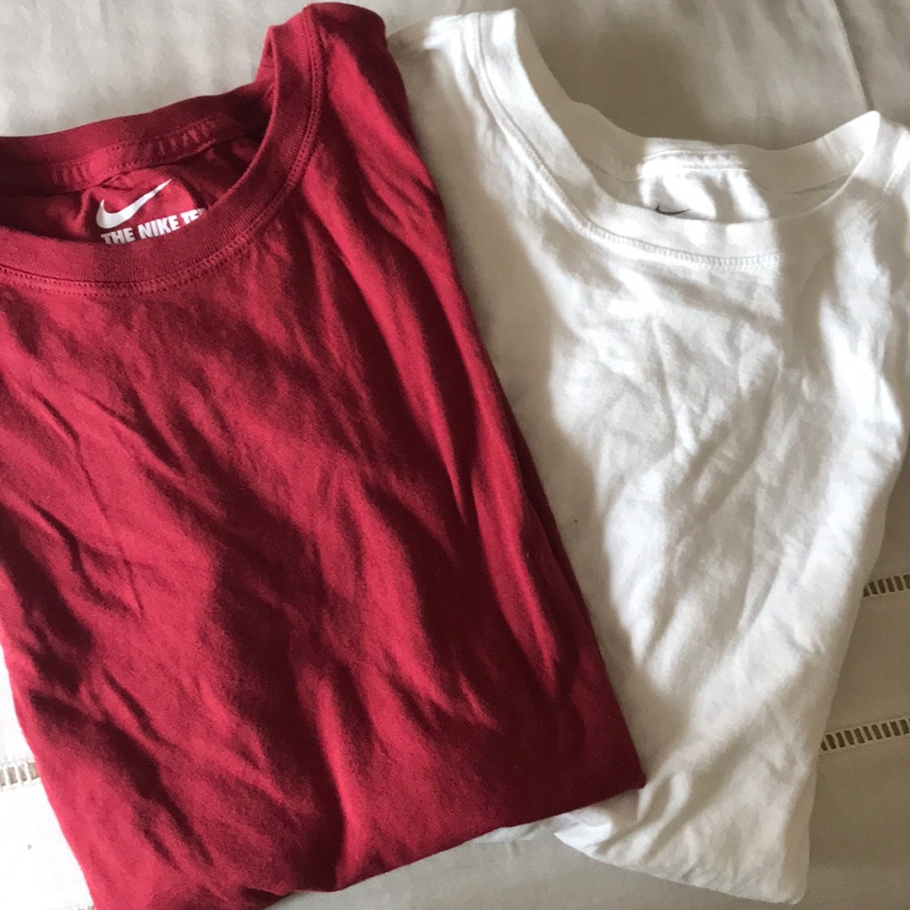 Nike perfect tee size small
